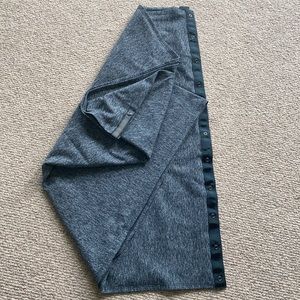 Lululemon snap scarf